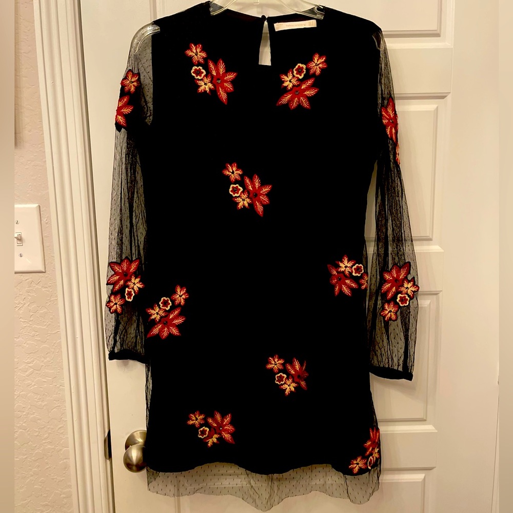 Zara Trafaluc Collection Embroidered Floral Dress Size: Medium Preloved